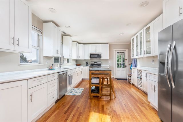 26 Cedar St 2, Marblehead, MA 01945