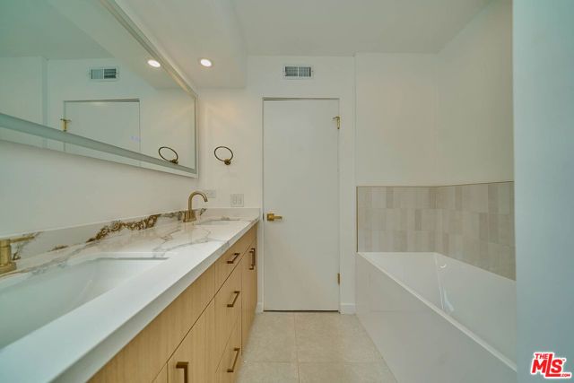 840 18th Street 1, Santa Monica, CA 90403