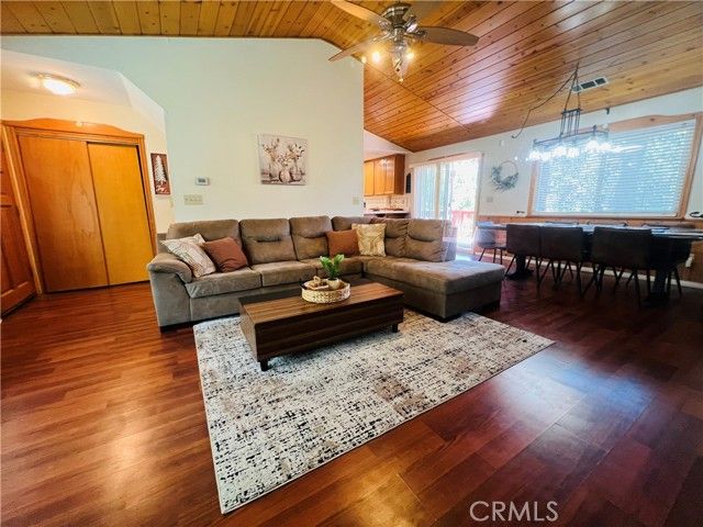 385 Wylerhorn, Crestline, CA 92325