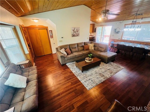 385 Wylerhorn, Crestline, CA 92325