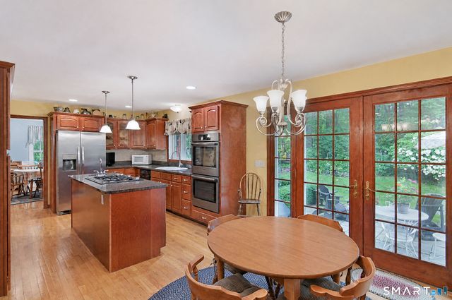16 Jonathan Drive, Roxbury, CT 06783