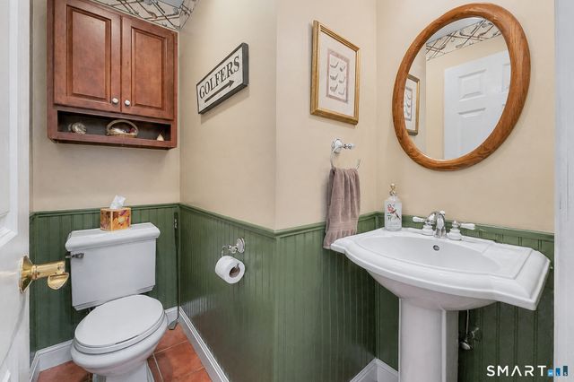 16 Jonathan Drive, Roxbury, CT 06783