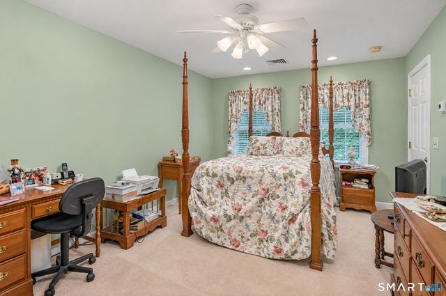 16 Jonathan Drive, Roxbury, CT 06783