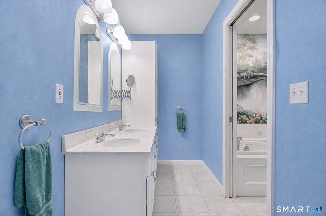 16 Jonathan Drive, Roxbury, CT 06783