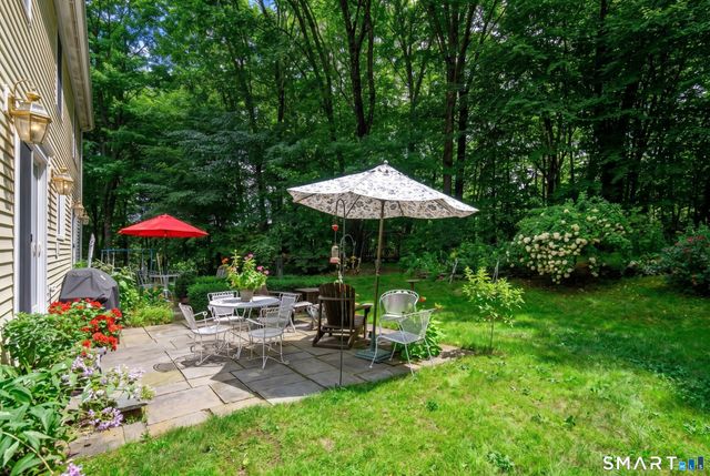 16 Jonathan Drive, Roxbury, CT 06783