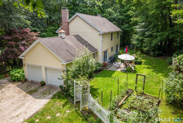 16 Jonathan Drive, Roxbury, CT 06783