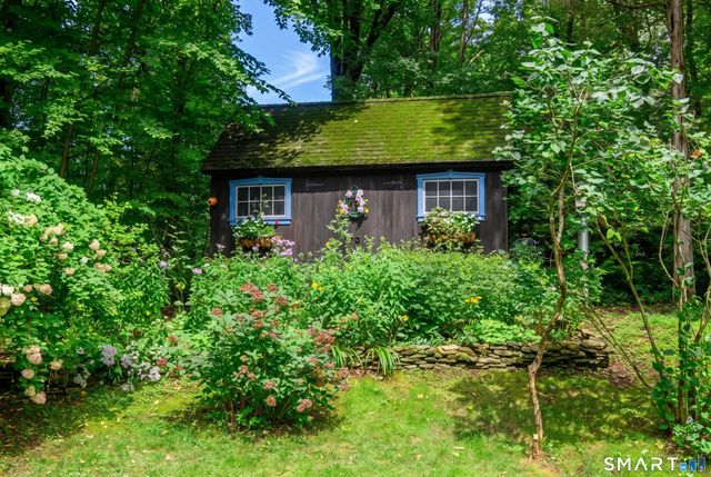 16 Jonathan Drive, Roxbury, CT 06783
