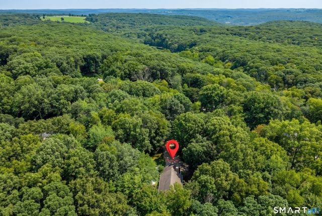 16 Jonathan Drive, Roxbury, CT 06783