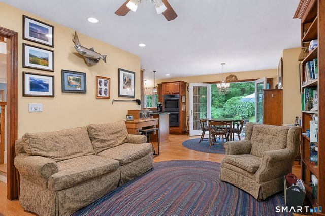 16 Jonathan Drive, Roxbury, CT 06783