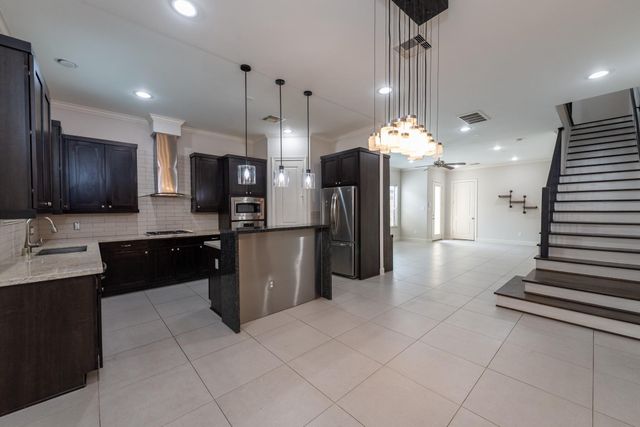 3504 Chenevert Street A, Houston, TX 77004