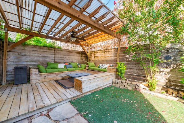 3504 Chenevert Street A, Houston, TX 77004