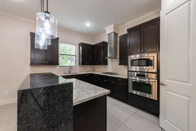 3504 Chenevert Street A, Houston, TX 77004