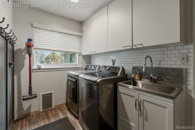 3226 Hartslock Woods Drive, West Bloomfield Charter Township, MI 48322