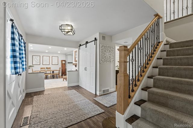 3226 Hartslock Woods Drive, West Bloomfield Charter Township, MI 48322