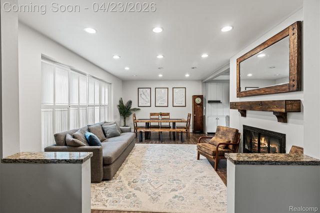 3226 Hartslock Woods Drive, West Bloomfield Charter Township, MI 48322
