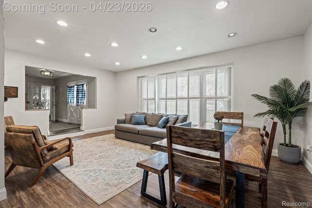 3226 Hartslock Woods Drive, West Bloomfield Charter Township, MI 48322