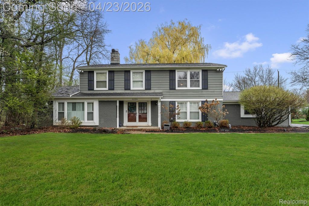 3226 Hartslock Woods Drive, West Bloomfield Charter Township, MI 48322