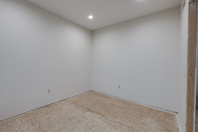 1886 Freesia Lane, Pella, IA 50219