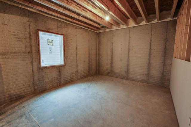 1886 Freesia Lane, Pella, IA 50219