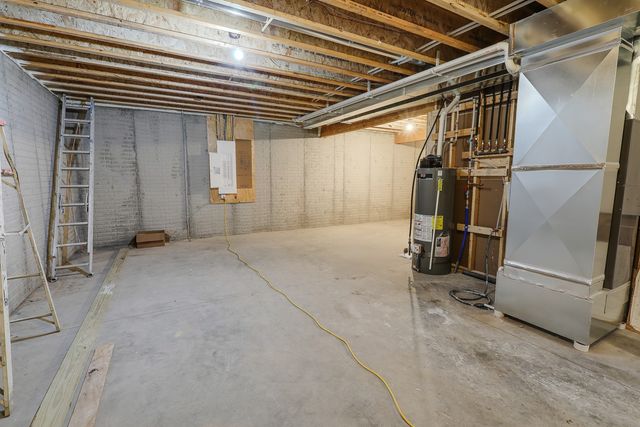 1886 Freesia Lane, Pella, IA 50219