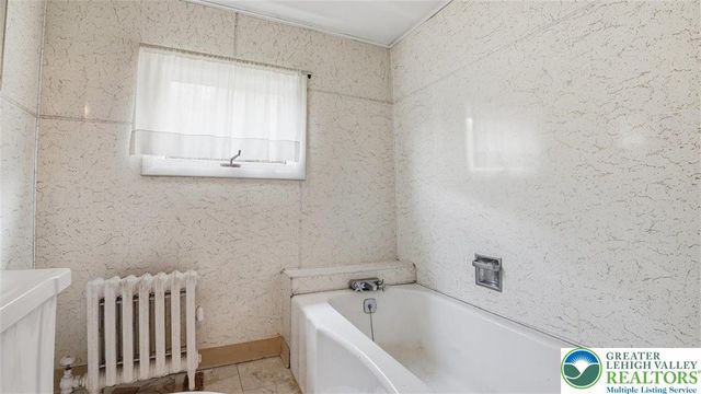 525 Dewey Street, Scranton, PA 18519