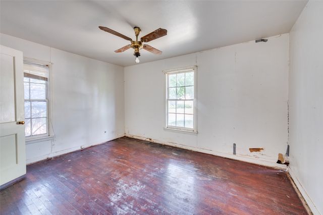 5033 Royal Drive, Fort Worth, TX 76116
