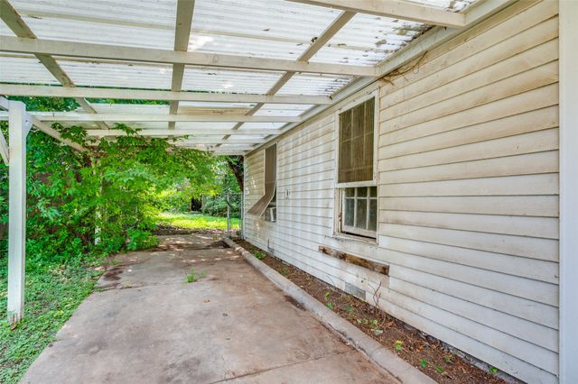 5033 Royal Drive, Fort Worth, TX 76116