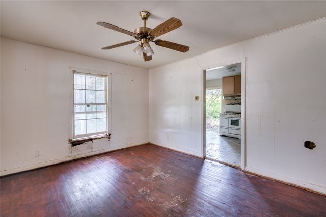 5033 Royal Drive, Fort Worth, TX 76116