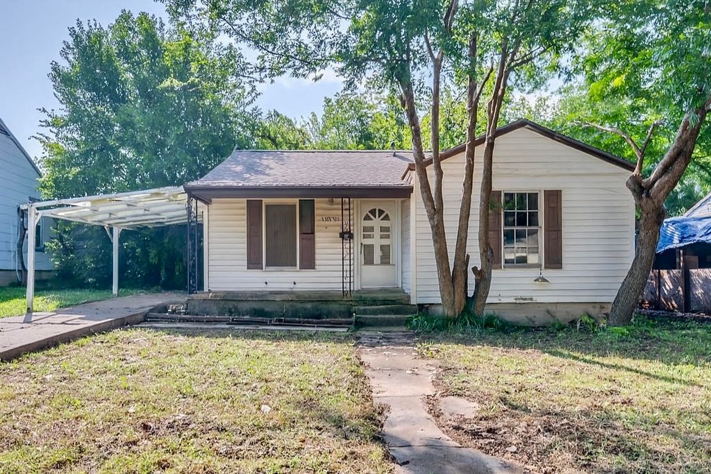 5033 Royal Drive, Fort Worth, TX 76116