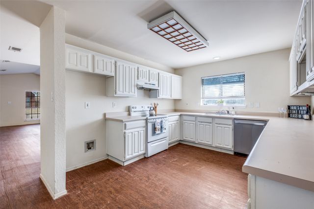 3803 O B Crowe Drive, Dallas, TX 75227