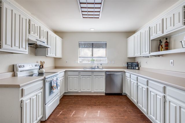 3803 O B Crowe Drive, Dallas, TX 75227