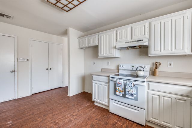 3803 O B Crowe Drive, Dallas, TX 75227