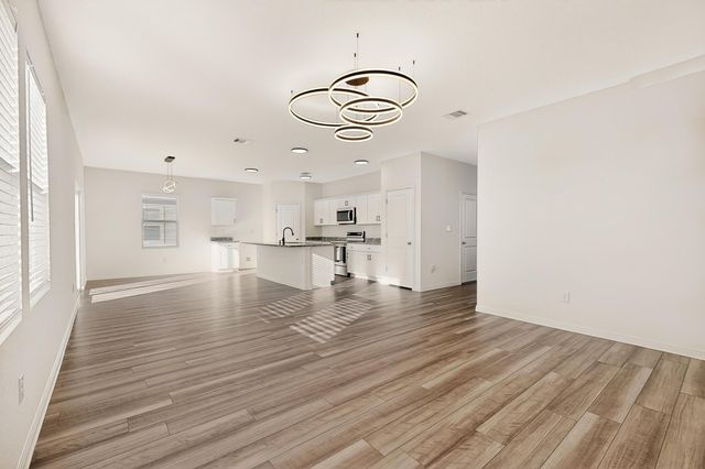 361 Wren LN, Kyle, TX 78640