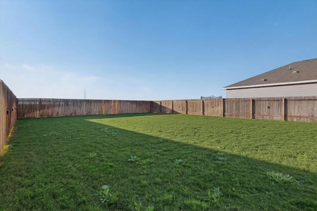 361 Wren LN, Kyle, TX 78640