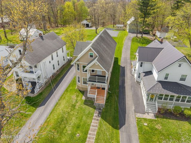 28 Pleasant Street, Voorheesville, NY 12186