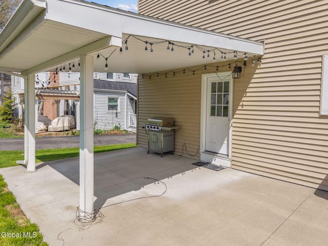 28 Pleasant Street, Voorheesville, NY 12186