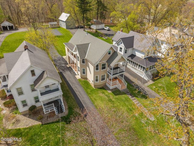 28 Pleasant Street, Voorheesville, NY 12186