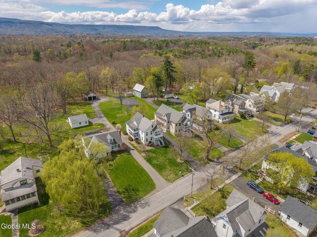 28 Pleasant Street, Voorheesville, NY 12186
