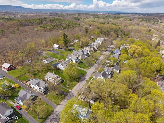 28 Pleasant Street, Voorheesville, NY 12186