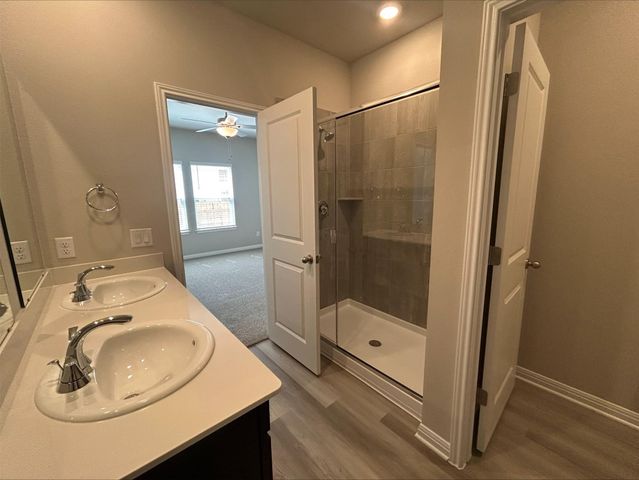 1850 Settlers Glen DR 1406, Andice, TX 78665