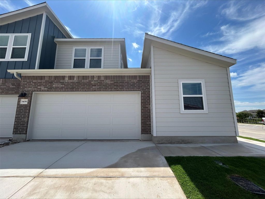 1850 Settlers Glen DR 1406, Andice, TX 78665