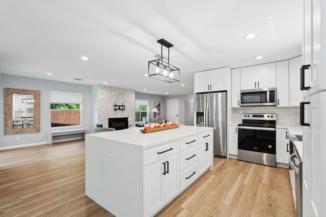2728 Livingston Avenue, Fort Worth, TX 76110