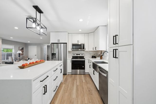 2728 Livingston Avenue, Fort Worth, TX 76110