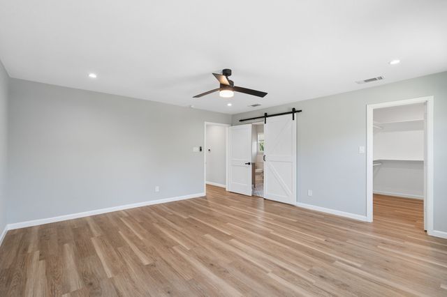 2728 Livingston Avenue, Fort Worth, TX 76110