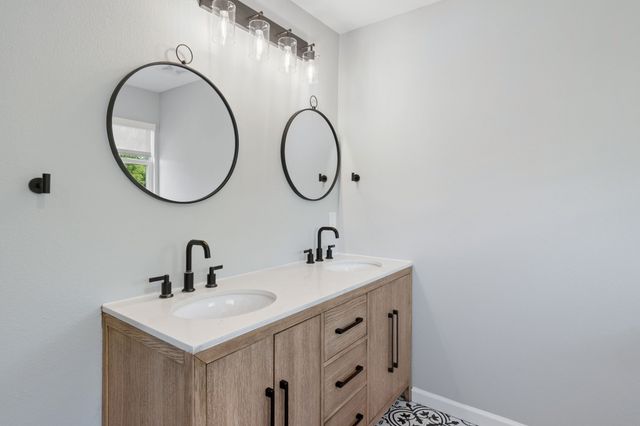 2728 Livingston Avenue, Fort Worth, TX 76110