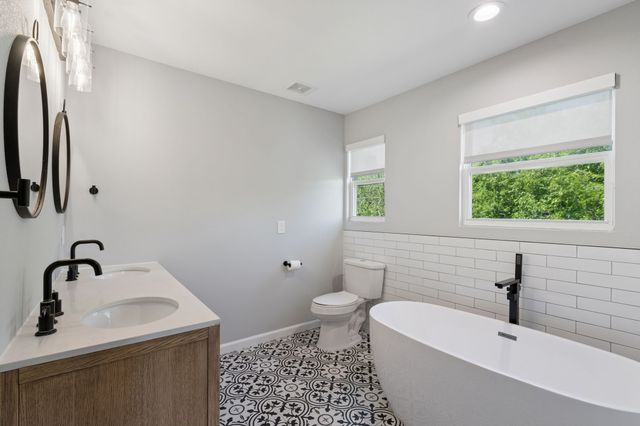 2728 Livingston Avenue, Fort Worth, TX 76110