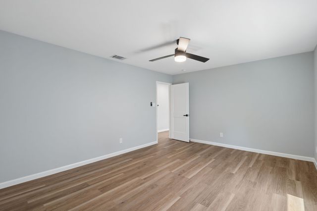 2728 Livingston Avenue, Fort Worth, TX 76110