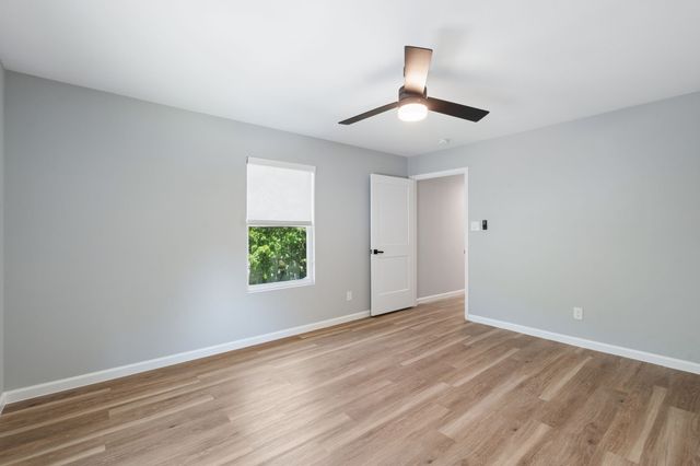 2728 Livingston Avenue, Fort Worth, TX 76110