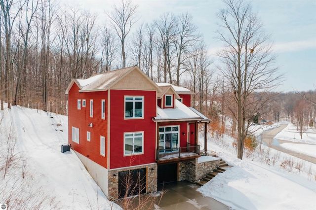 642 Napolean Way, Traverse City, MI 49696