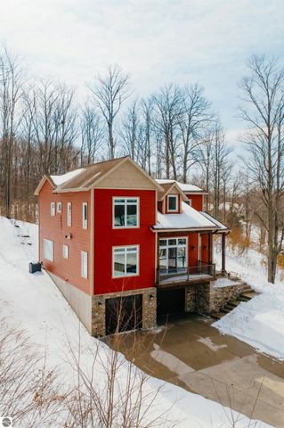 642 Napolean Way, Traverse City, MI 49696